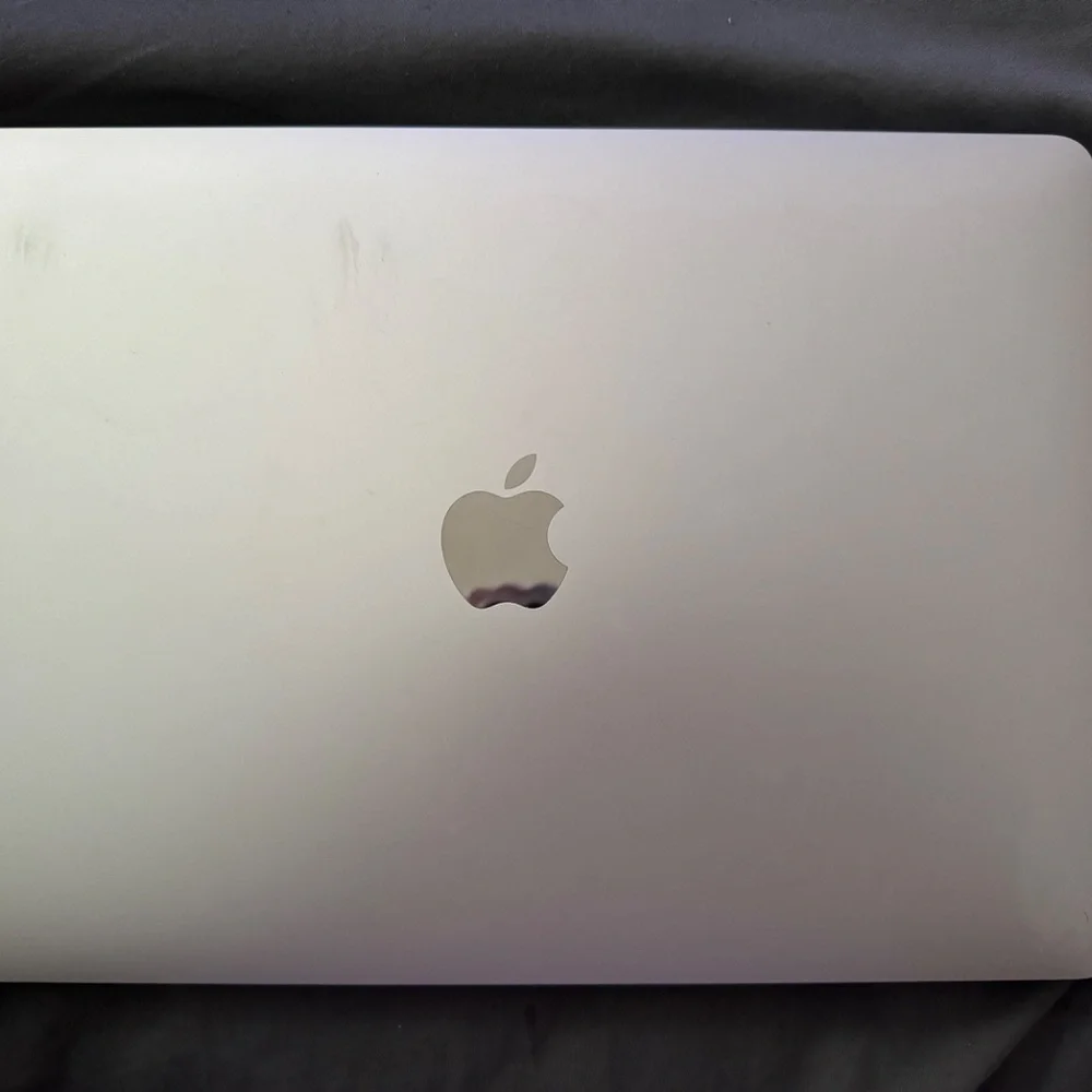 MacBook Pro 13in (2020)